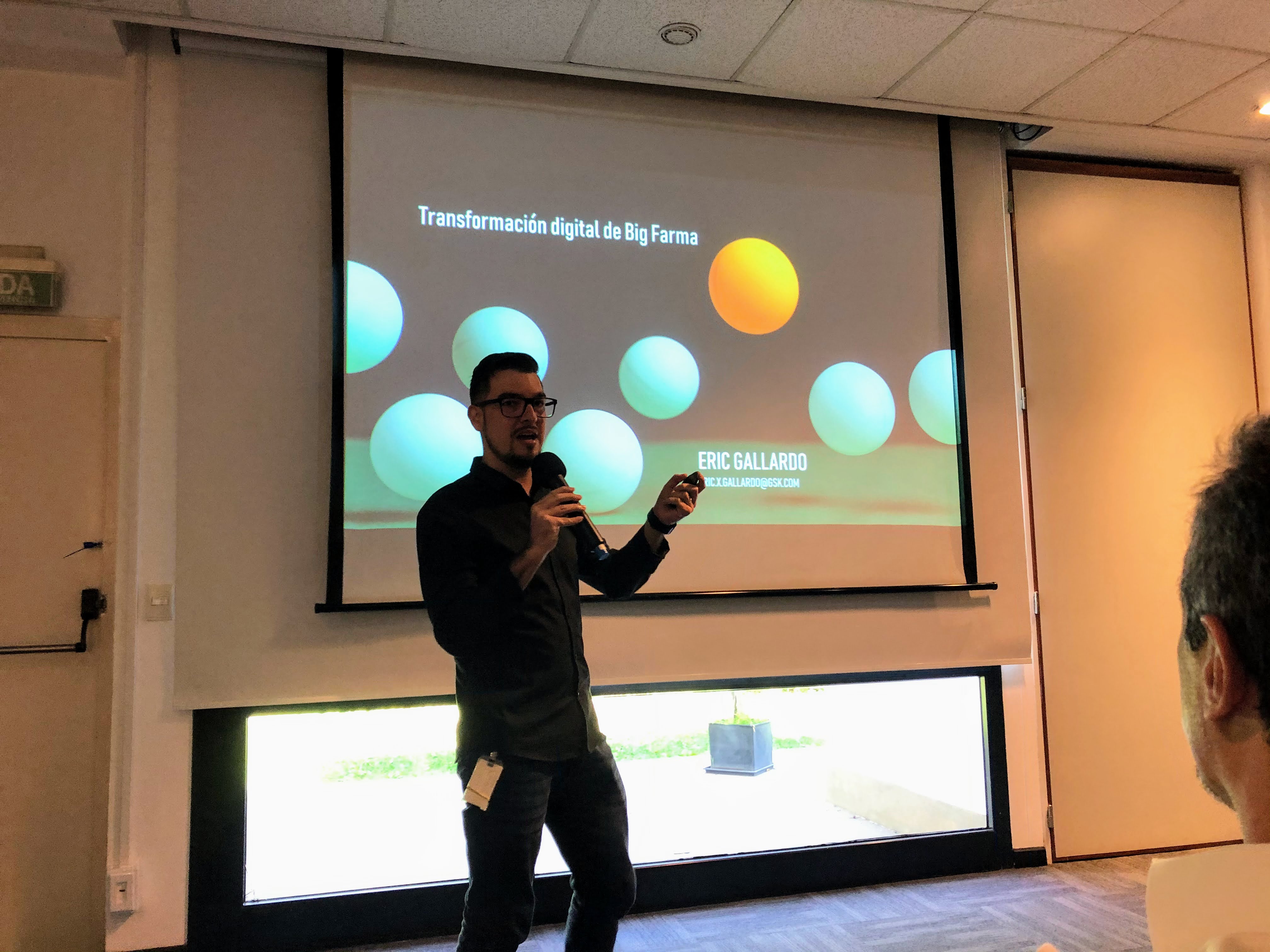 Eric Gallardo presenting about Digital transformation of big pharma in Buenos Aires, Argentina